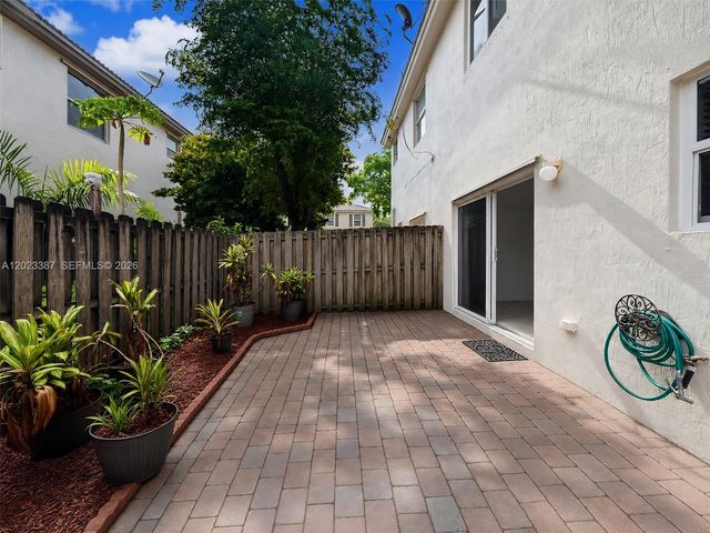 9267 SW 220th Ter, Cutler Bay, FL 33190