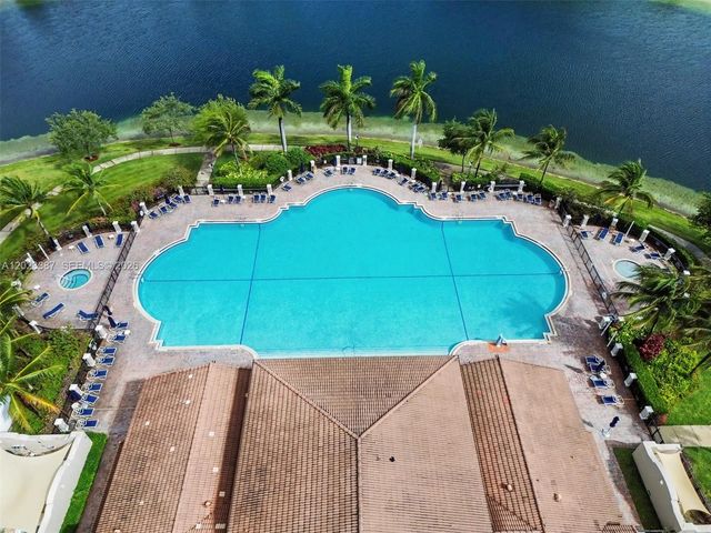 9267 SW 220th Ter, Cutler Bay, FL 33190