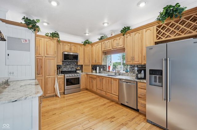 938 N County Road 275 E, New Castle, IN 47362