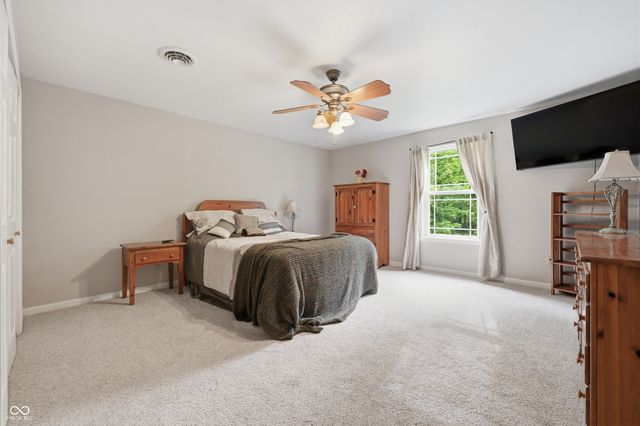 938 N County Road 275 E, New Castle, IN 47362
