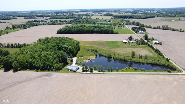 938 N County Road 275 E, New Castle, IN 47362