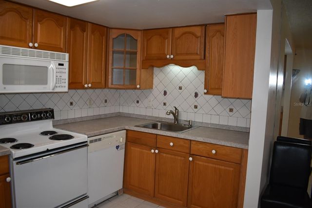 7701 STARKEY ROAD 313, Seminole, FL 33777