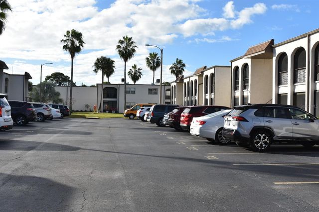 7701 STARKEY ROAD 313, Seminole, FL 33777