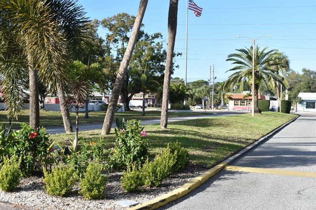 7701 STARKEY ROAD 313, Seminole, FL 33777