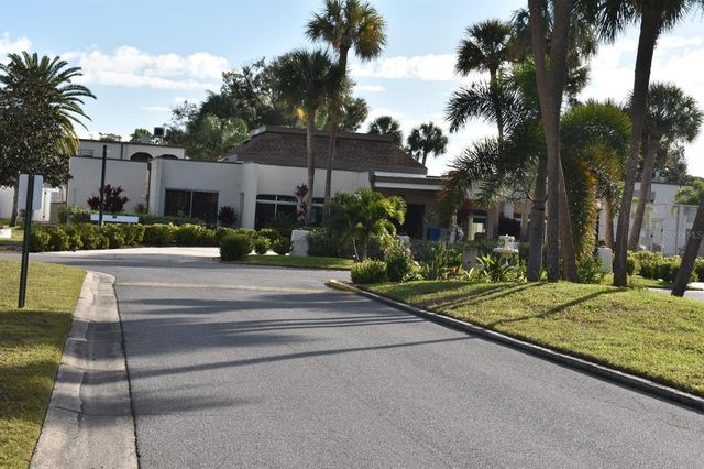 7701 STARKEY ROAD 313, Seminole, FL 33777