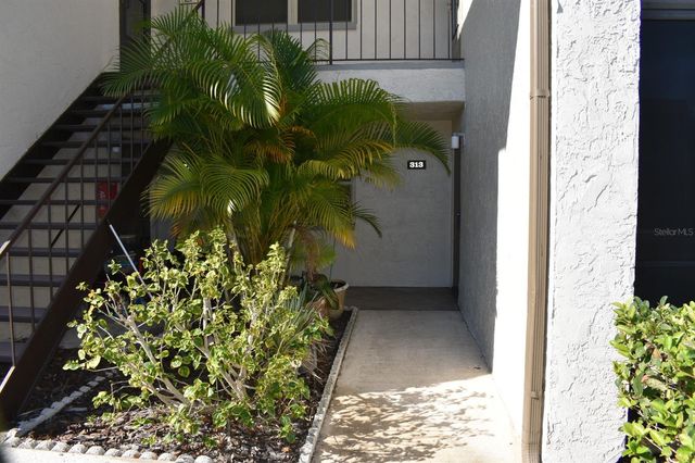 7701 STARKEY ROAD 313, Seminole, FL 33777