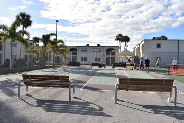 7701 STARKEY ROAD 313, Seminole, FL 33777