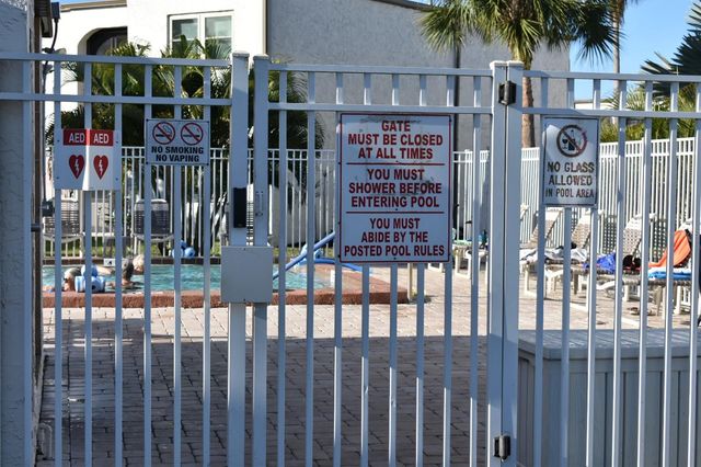 7701 STARKEY ROAD 313, Seminole, FL 33777