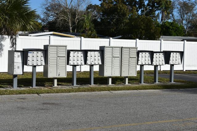 7701 STARKEY ROAD 313, Seminole, FL 33777