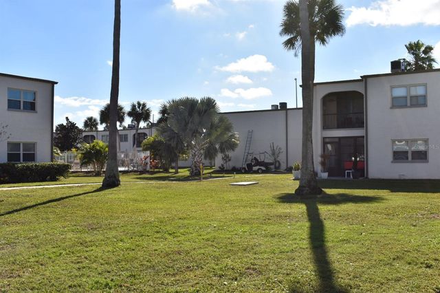 7701 STARKEY ROAD 313, Seminole, FL 33777