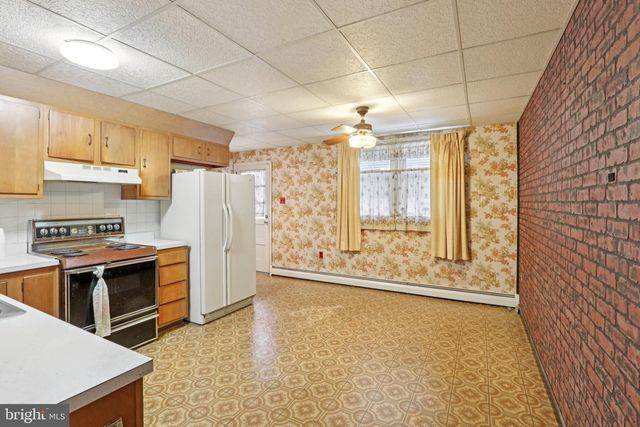 9608 DUNGAN RD, Philadelphia, PA 19115