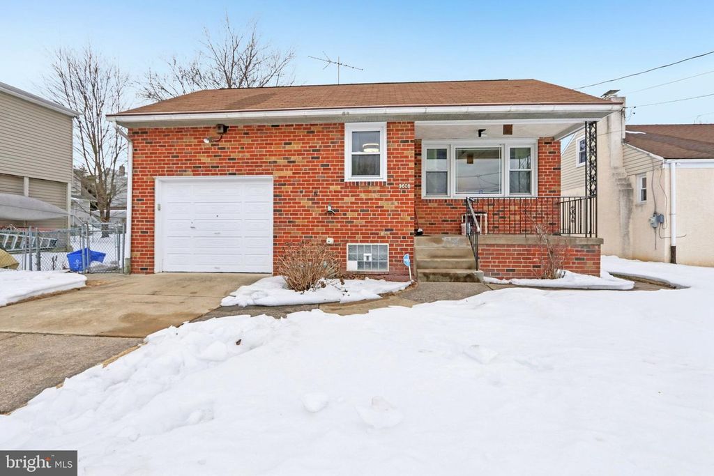 9608 DUNGAN RD, Philadelphia, PA 19115