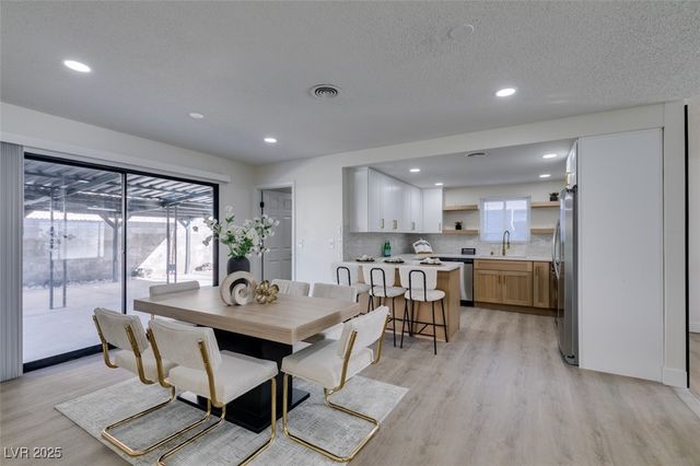 1698 Silver Mesa Way, Las Vegas, NV 89169