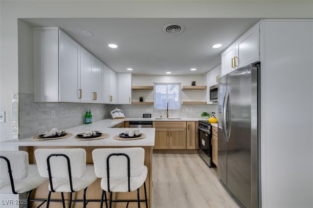 1698 Silver Mesa Way, Las Vegas, NV 89169