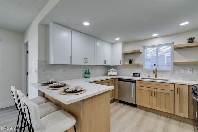 1698 Silver Mesa Way, Las Vegas, NV 89169