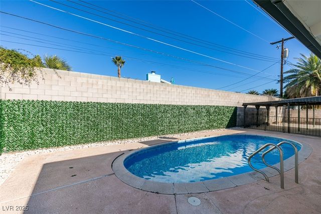 1698 Silver Mesa Way, Las Vegas, NV 89169