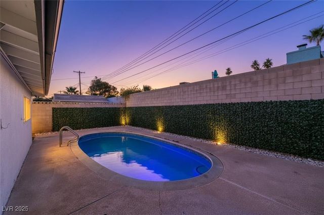 1698 Silver Mesa Way, Las Vegas, NV 89169