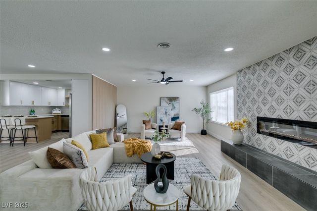 1698 Silver Mesa Way, Las Vegas, NV 89169