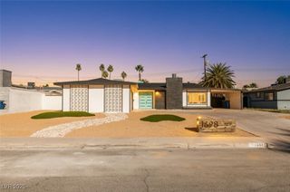 1698 Silver Mesa Way, Las Vegas, NV 89169