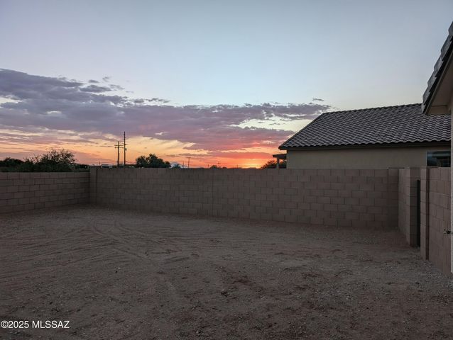 6575 W Camino Pizarro, Tucson, AZ 85757