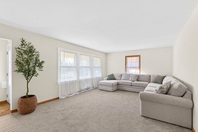 5402 39th AVENUE, Kenosha, WI 53144
