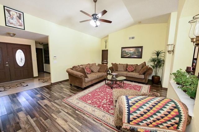 1135 Raffer Johnson Drive, Kingsburg, CA 93631