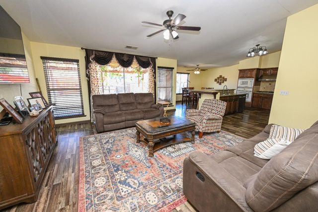 1135 Raffer Johnson Drive, Kingsburg, CA 93631