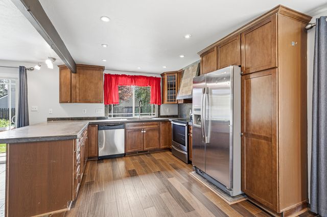 2864 Hawaiian Avenue, Medford, OR 97504