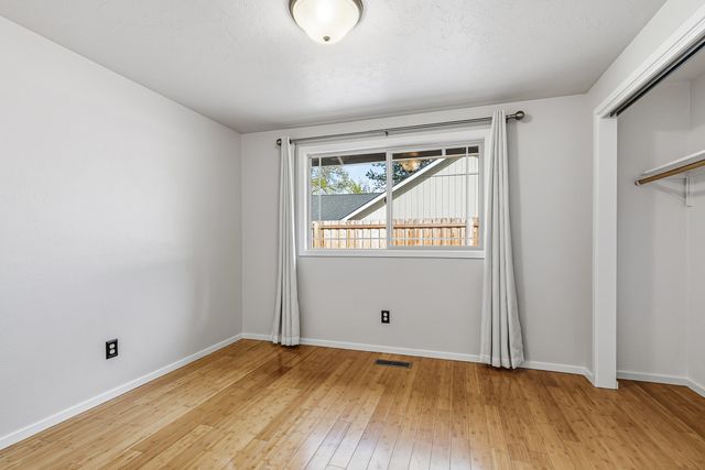 2864 Hawaiian Avenue, Medford, OR 97504