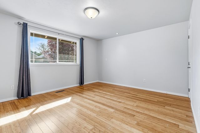 2864 Hawaiian Avenue, Medford, OR 97504