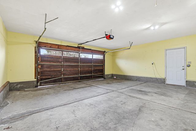 2864 Hawaiian Avenue, Medford, OR 97504