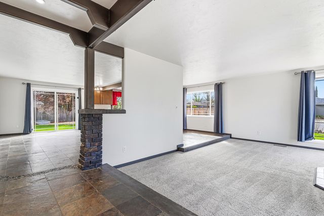 2864 Hawaiian Avenue, Medford, OR 97504