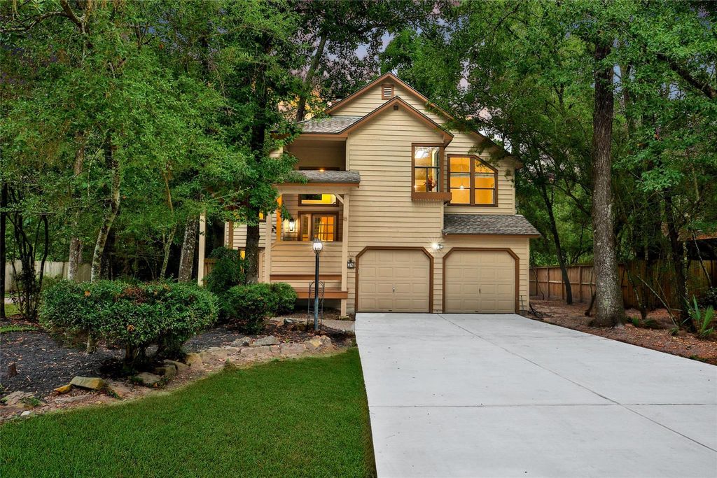 34 W Trace Creek Drive, The Woodlands, TX 77381