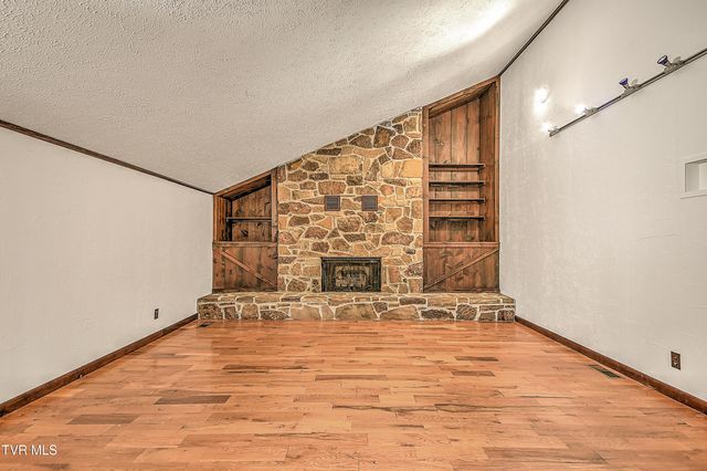 121 Lone Oak Drive, Kingsport, TN 37663