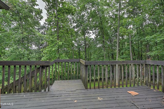 121 Lone Oak Drive, Kingsport, TN 37663