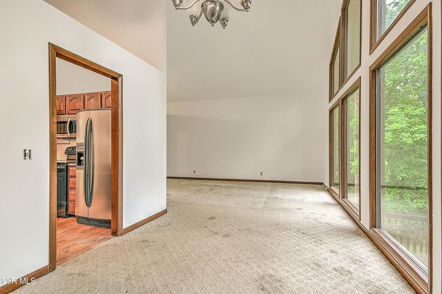 121 Lone Oak Drive, Kingsport, TN 37663