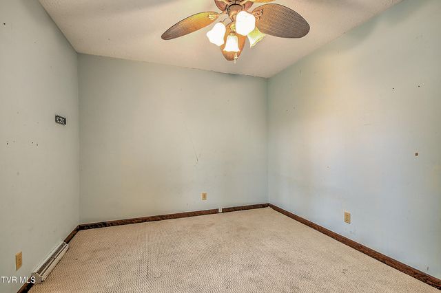 121 Lone Oak Drive, Kingsport, TN 37663