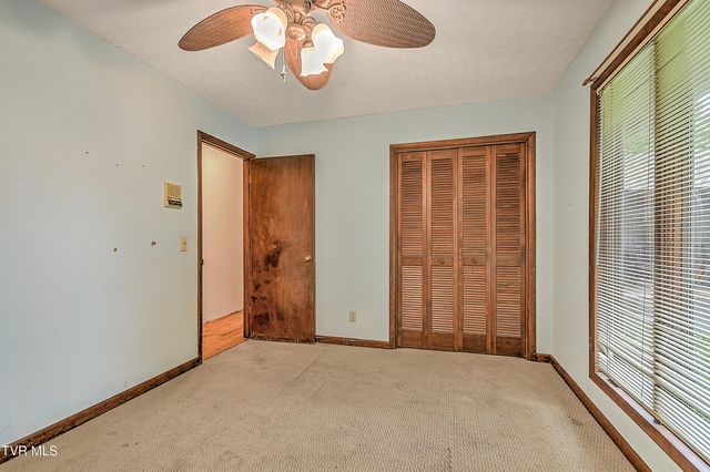 121 Lone Oak Drive, Kingsport, TN 37663