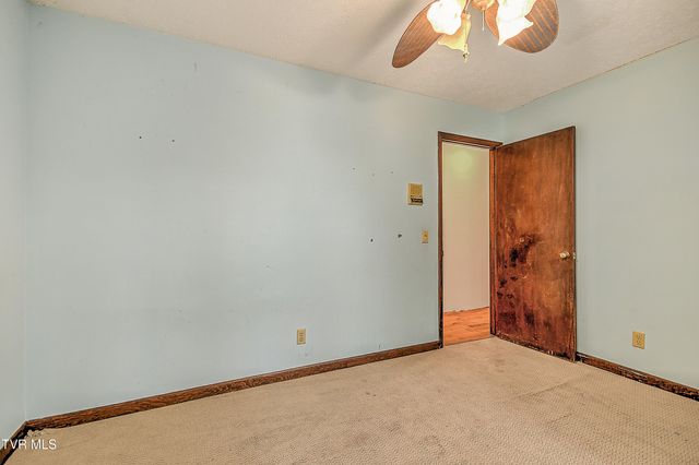 121 Lone Oak Drive, Kingsport, TN 37663
