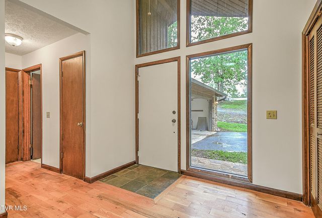 121 Lone Oak Drive, Kingsport, TN 37663