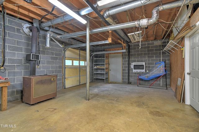 121 Lone Oak Drive, Kingsport, TN 37663