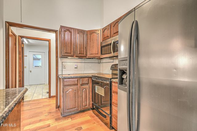121 Lone Oak Drive, Kingsport, TN 37663