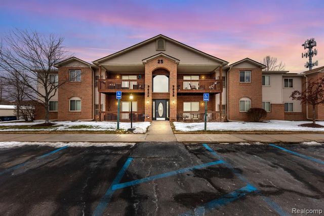 9624 Sawgrass Court, Belleville, MI 48111