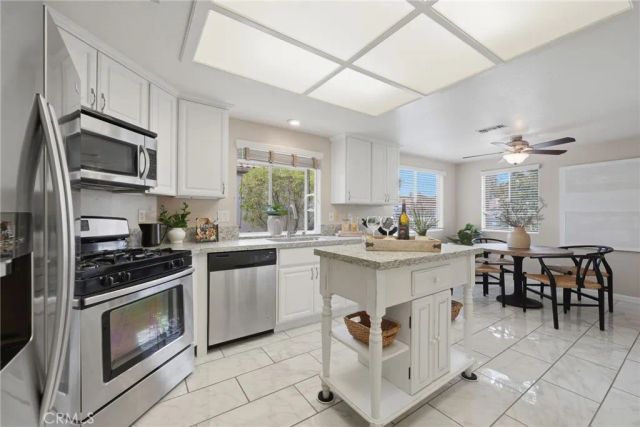 40492 Via Amapola, Murrieta, CA 92562