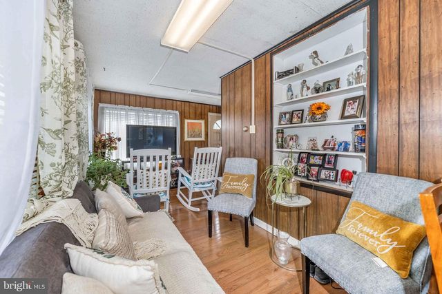 136 LINGLESTOWN RD, Harrisburg, PA 17110