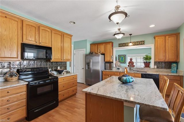 8333 N View BLVD, Norfolk, VA 23518