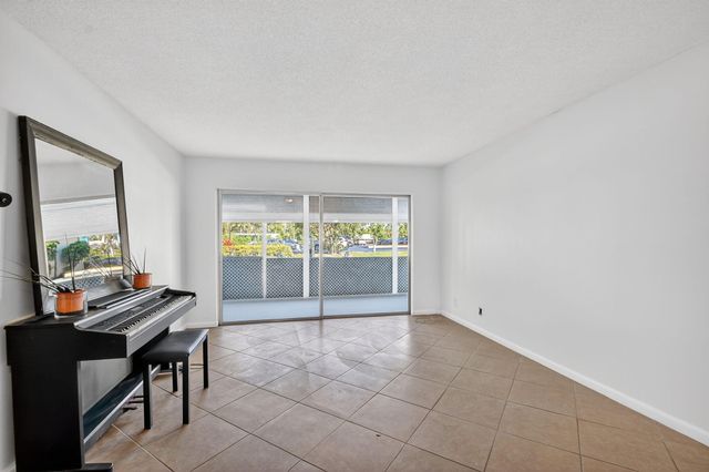 200 Waterway Drive S 104, Lantana, FL 33462