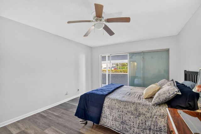 200 Waterway Drive S 104, Lantana, FL 33462