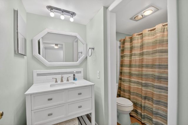 200 Waterway Drive S 104, Lantana, FL 33462