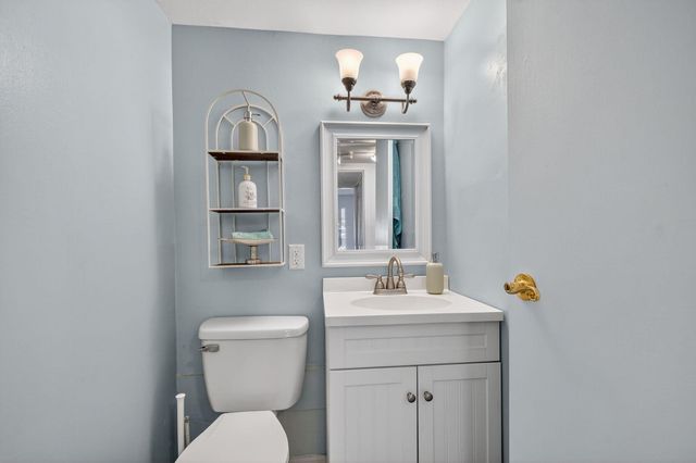 200 Waterway Drive S 104, Lantana, FL 33462